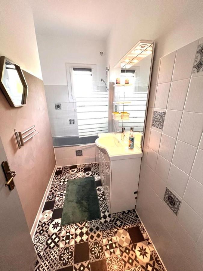 Provencal Style Home In Mediterranean Seaside Town 라론드레모레 외부 사진